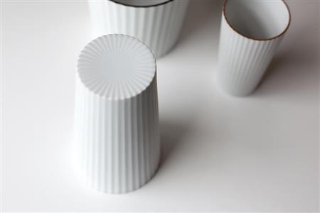 １６００年代に多く見られる製法しのぎと、先端の技術が融合した「しのぎ」シリーズ＝２０１４年８月２８日（提供写真）