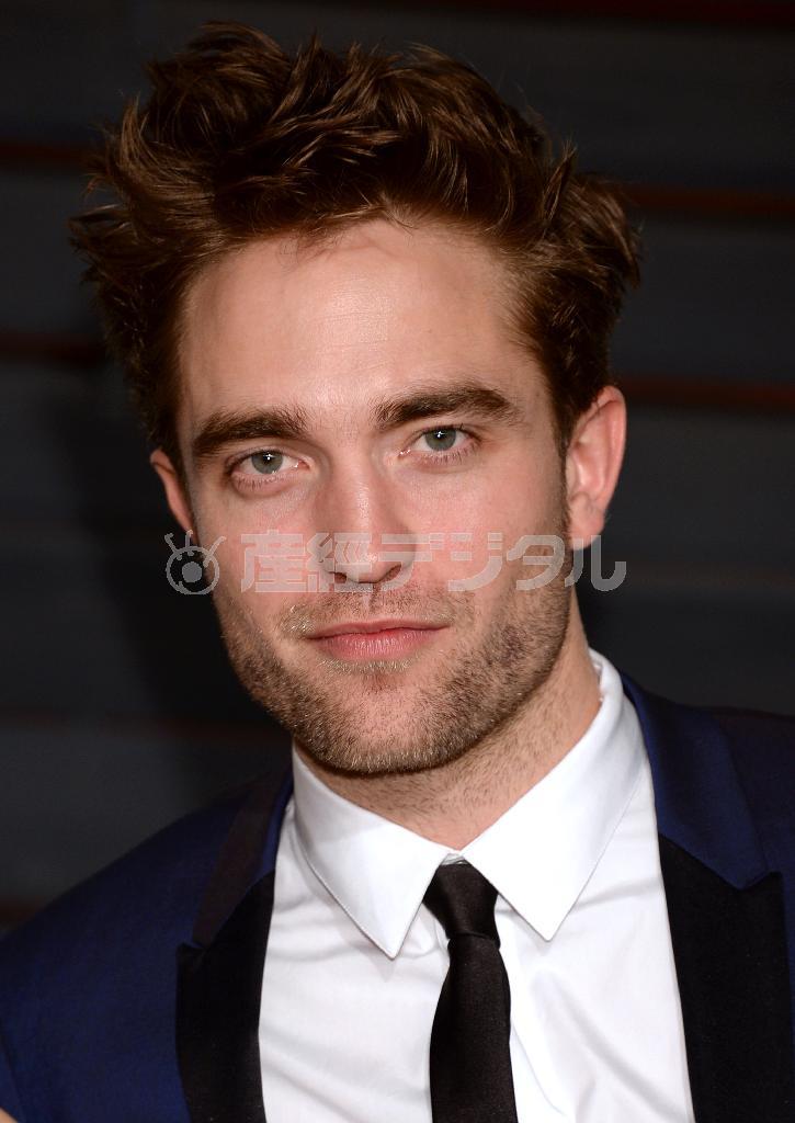英俳優、ロバート・パティンソンさん＝２０１５年２月２３日、米カリフォルニア州ビバリーヒルズ（ＡＰ）