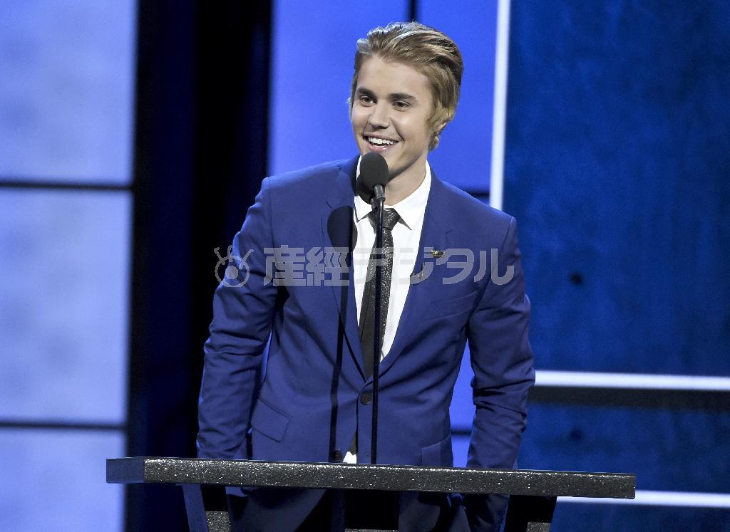 カナダの歌手、ジャスティン・ビーバーさん＝２０１５年３月１４日、米カリフォルニア州カルバーシティ（ＡＰ）