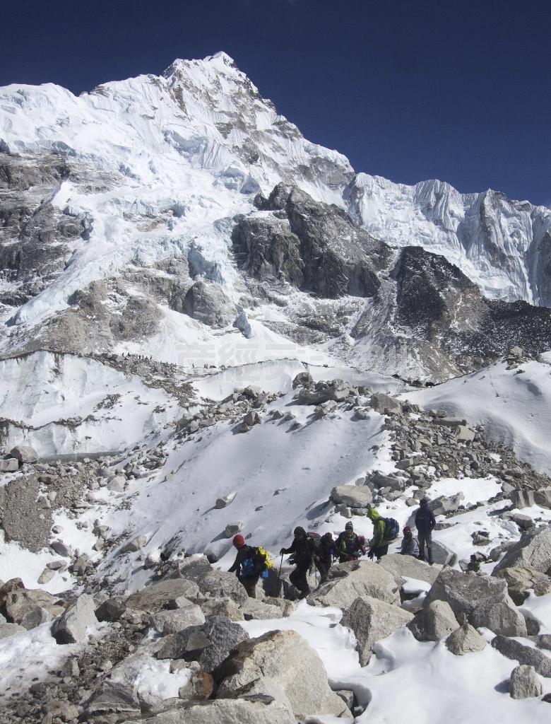世界最高峰エベレスト（標高８８４８メートル）＝２０１５年３月２１日（ＡＰ）