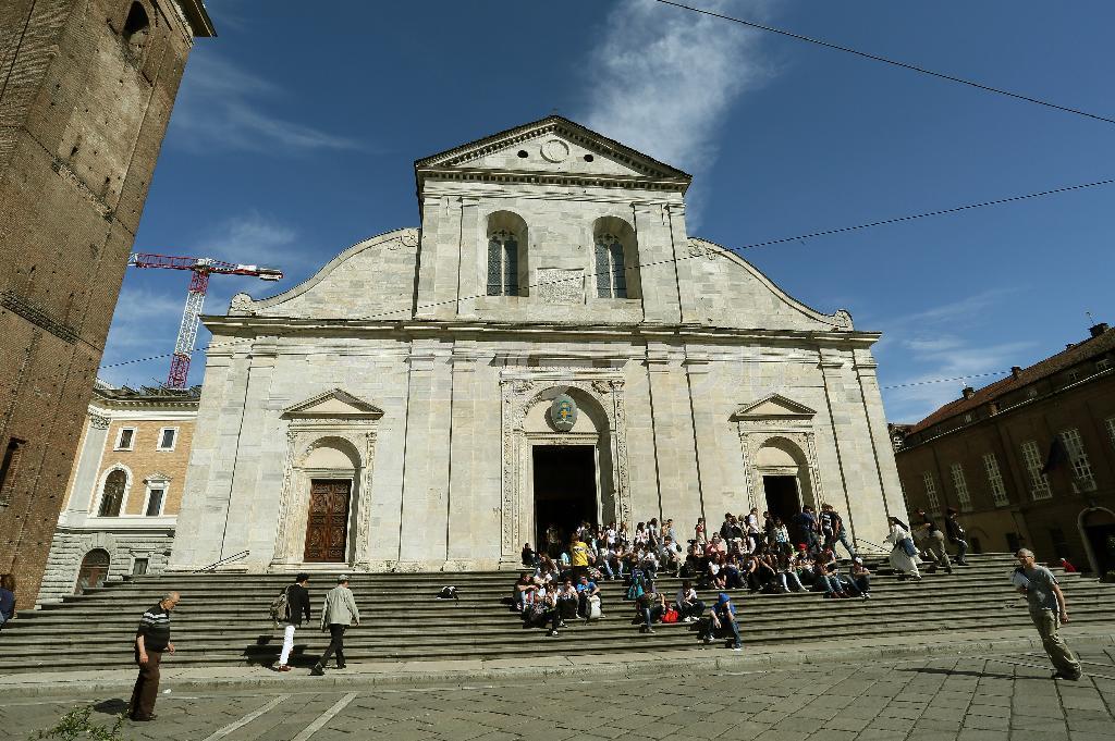 聖ヨハネ大聖堂はトリノ市民から「ドゥオモ」と呼ばれ親しまれている＝２０１４年５月８日、イタリア・ピエモンテ州トリノ（小野淳一撮影）