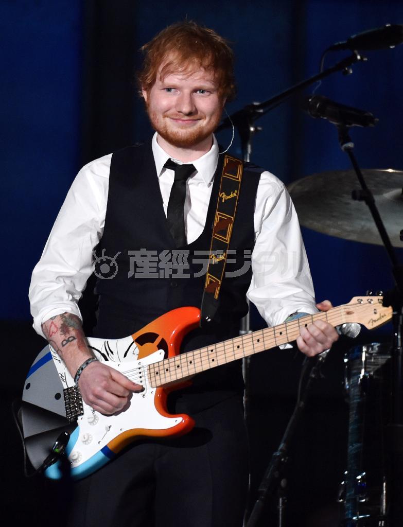 英歌手、エド・シーランさん＝２０１５年２月８日、米カリフォルニア州ロサンゼルス（ＡＰ）