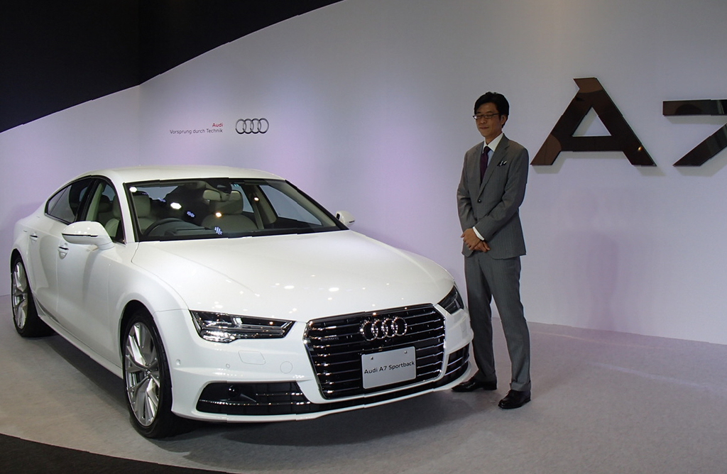 「Ａ７スポーツバック」をアピールするアウディジャパンの大喜多寛社長＝７日、東京都渋谷区のアウディフォーラム東京