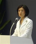 企業イメージの回復を目指し、「大感謝フェア」を開くと説明する大塚久美子社長＝９日午後、東京都新宿区（山沢義徳撮影）