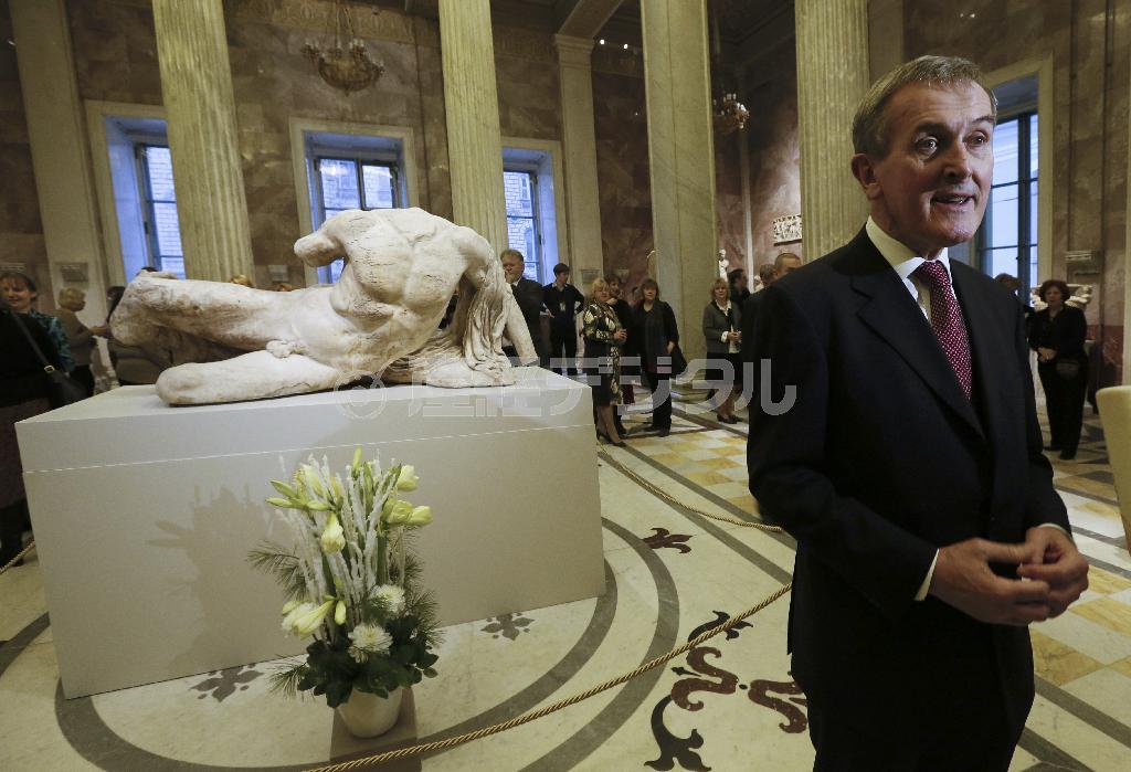 「ギリシャ美術展」の開幕式に出席した大英博物館の名物館長、ニール・マクレガー氏。今年末で退任することを表明し、後任選びが注目されている＝２０１４年１２月５日、英国・首都ロンドン（ＡＰ）