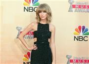 米歌手、テイラー・スウィフトさん＝２０１５年３月２９日、米カリフォルニア州ロサンゼルス（ＡＰ）