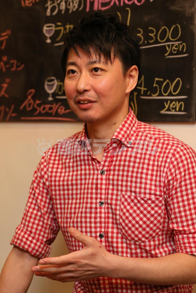 「これからも年１回はメキシコに行き、本場のメキシコ料理の奥深さを学んでその良さを広めたい」と語るオーナーシェフの池尻一也さん＝２０１３年３月２３日、京都市中京区（志儀駒貴撮影）