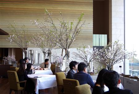 参加者ら＝日本平ホテル