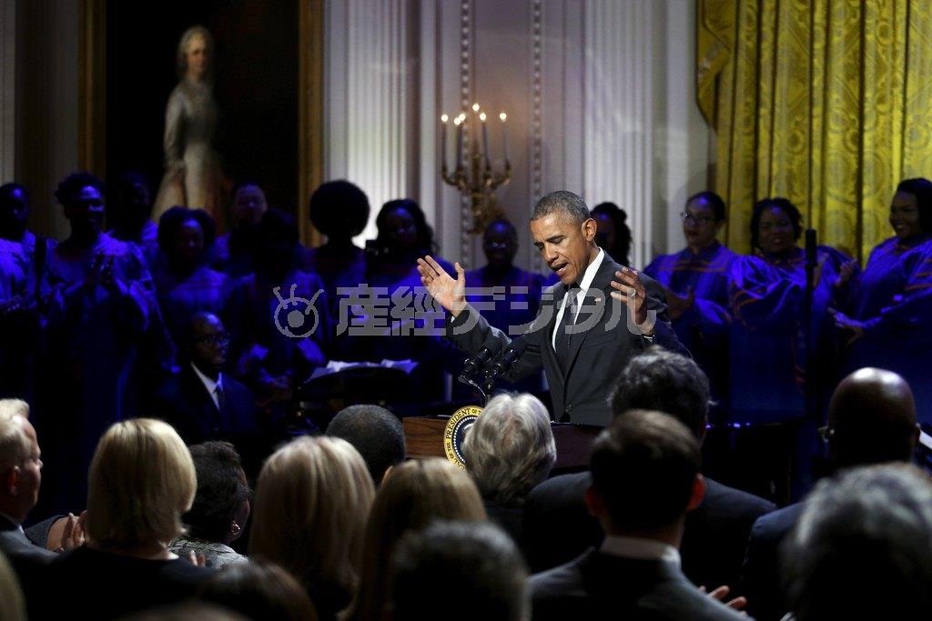 ホワイトハウスで行われたイベントで、ゴスペル音楽への感謝と敬意を述べるバラク・オバマ米大統領＝２０１５年４月１４日、米国・首都ワシントン（ロイター）