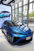 トヨタ自動車の燃料電池車「ＭＩＲＡＩ」＝東京都港区芝公園の「ＴＯＹＯＴＡＭＩＲＡＩショールーム」