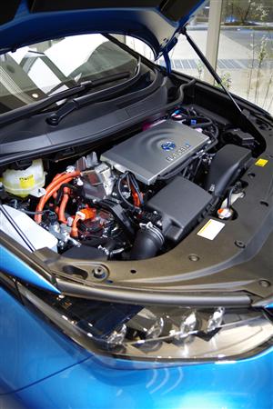 トヨタ自動車の燃料電池車「ＭＩＲＡＩ」のモータールーム