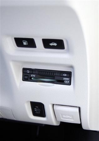 トヨタ自動車の燃料電池車「ＭＩＲＡＩ」の内装