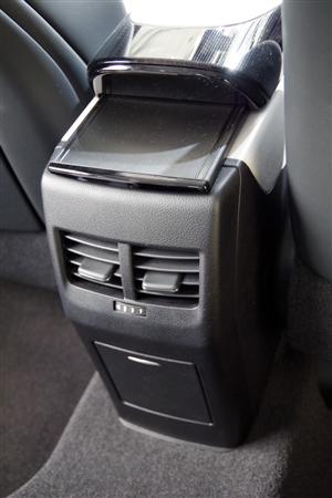 トヨタ自動車の燃料電池車「ＭＩＲＡＩ」の内装