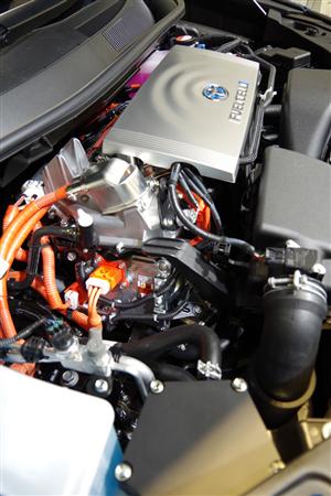 トヨタ自動車の燃料電池車「ＭＩＲＡＩ」のモータールーム