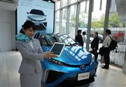 トヨタ自動車の燃料電池自動車「ミライ」のショールーム＝１７日、東京都港区