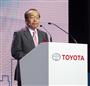 上海国際モーターショーであいさつするトヨタ自動車の内山田竹志会長＝２０日（共同）