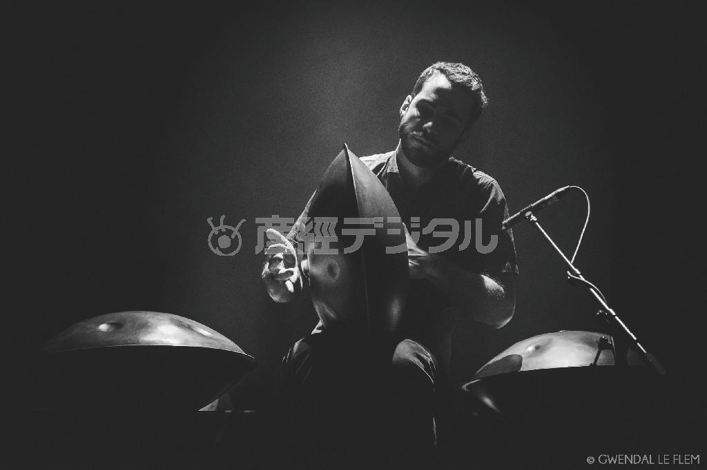 オーストリア生まれのパーカッション奏者、マヌ・デラーゴ（提供写真）