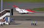 羽田空港に着陸したホンダのビジネスジェット「ホンダジェット」＝２３日、東京・羽田空港（早坂洋祐撮影）