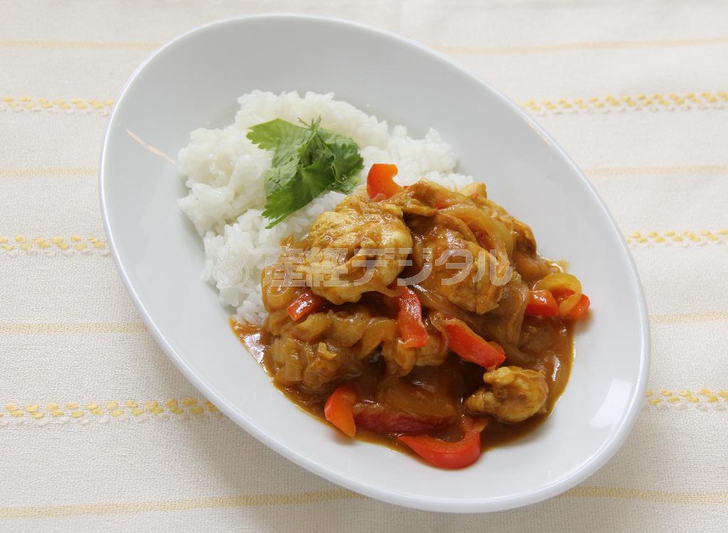 チキンカレー。※６１８ｋｃａｌ、塩分２．６グラム（１人分）