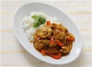 チキンカレー。※６１８ｋｃａｌ、塩分２．６グラム（１人分）