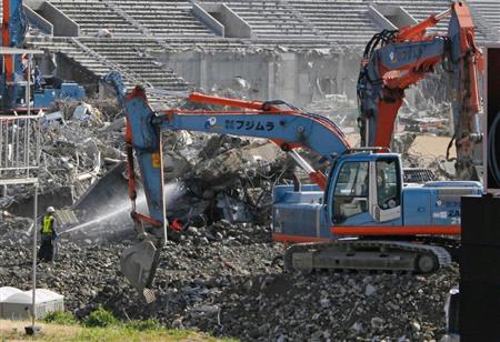 東京・代々木の国立競技場の解体現場。２０２０年の東京五輪を前に建設現場などでの人手不足は深刻化、外国人の技能実習生への期待が高まる（ＡＰ）