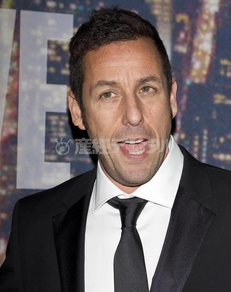 米俳優、アダム・サンドラーさん＝２０１５年２月１６日、米ニューヨーク（ロイター）