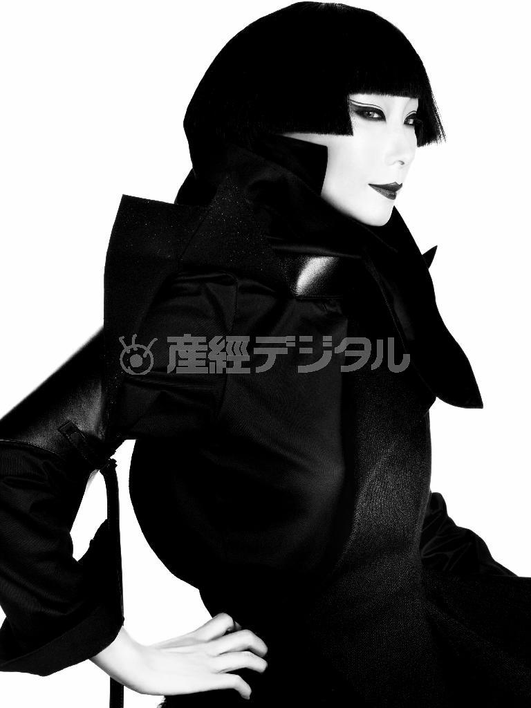 山口小夜子（撮影：下村一喜、２００５年、提供写真）