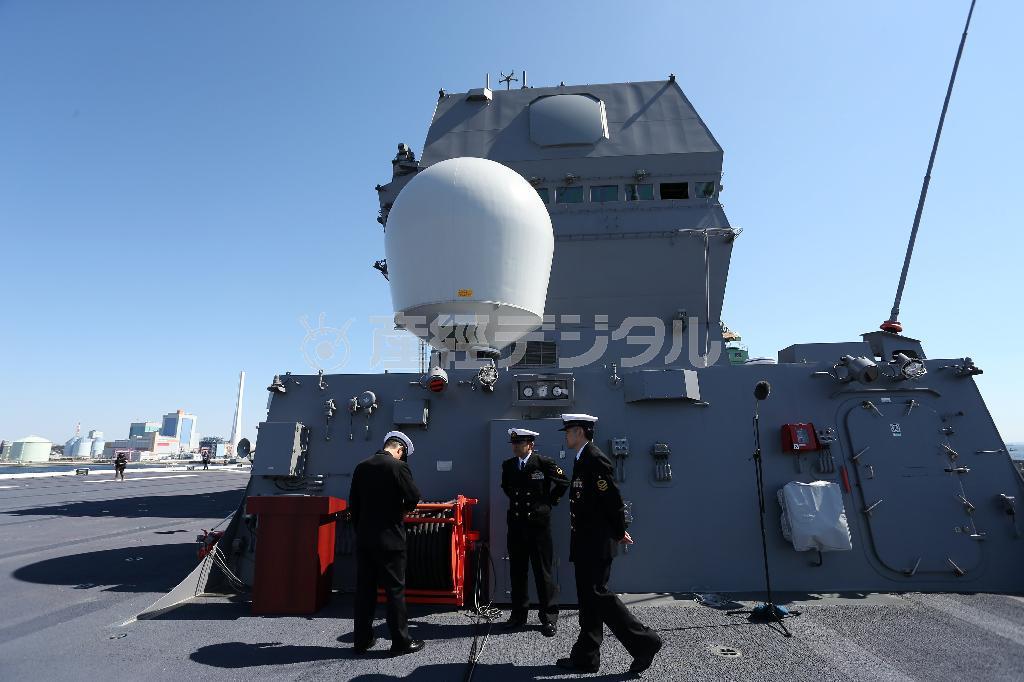 海上自衛隊の最大艦となるヘリコプター搭載型護衛艦「いずも」が引き渡された＝３月２５日午前、神奈川県横浜市（小野淳一撮影）