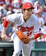 ８回２失点で２勝目を挙げた広島・前田健太＝２０１５年４月２９日、広島県広島市南区・マツダスタジアム（共同）