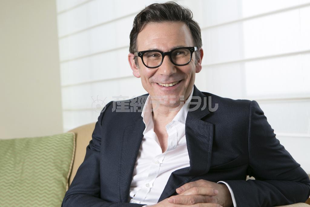 「チェチェン人＝テロリストというプロパガンダを払拭し、彼らは血の通った人間なんだと訴えたかった」と語るミシェル・アザナヴィシウス監督＝２０１５年３月１８日（ギャガ提供）