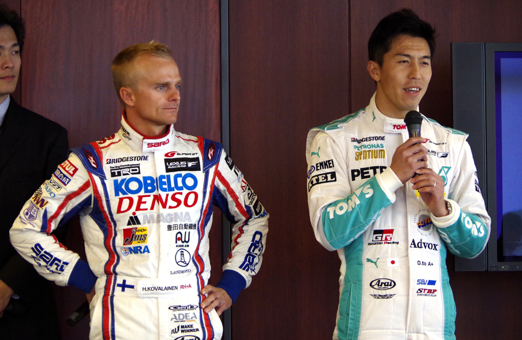 イベントが始まり、参加者に挨拶する伊藤大輔選手とヘイキ・コバライネン選手