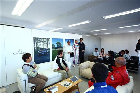 レッスン風景。レクチャーする福山英朗、ヘイキ・コバライネン両選手