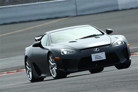 マットブラックの「ＬＦＡ」。一台もらえるとしたら、筆者はこれがいいです！