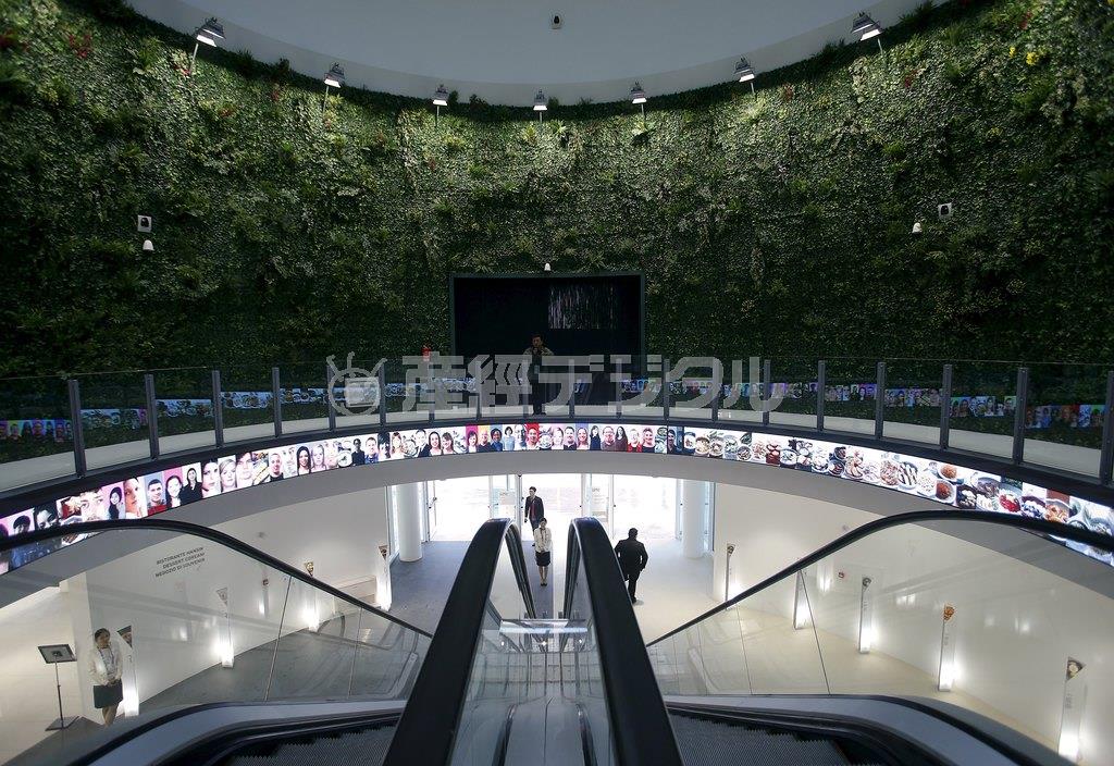 館内に緑をふんだんに取り入れた韓国館＝２０１５年５月１日、イタリア・ロンバルディア州ミラノ（ロイター）