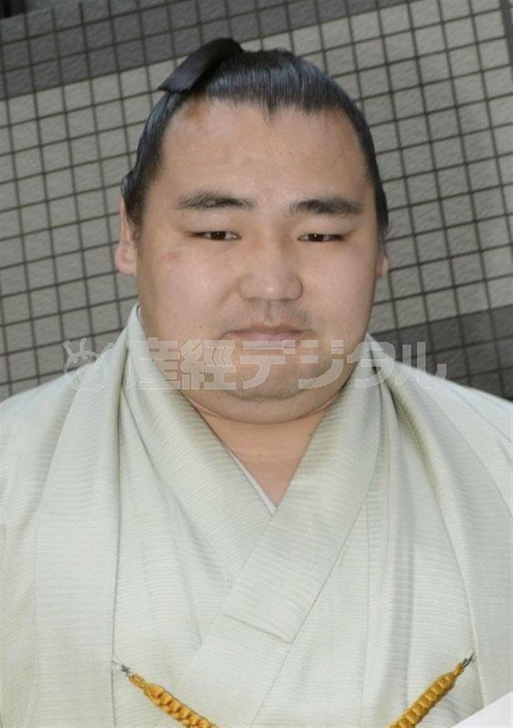 大相撲の東横綱、鶴竜（かくりゅう、モンゴル出身、井筒部屋、共同）