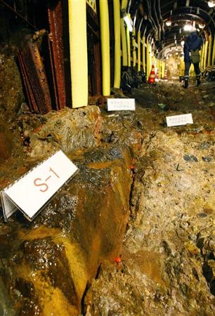 北陸電力志賀原発１号機そばの地下にある「Ｓ－１断層」＝２０１４年２月、石川県志賀町