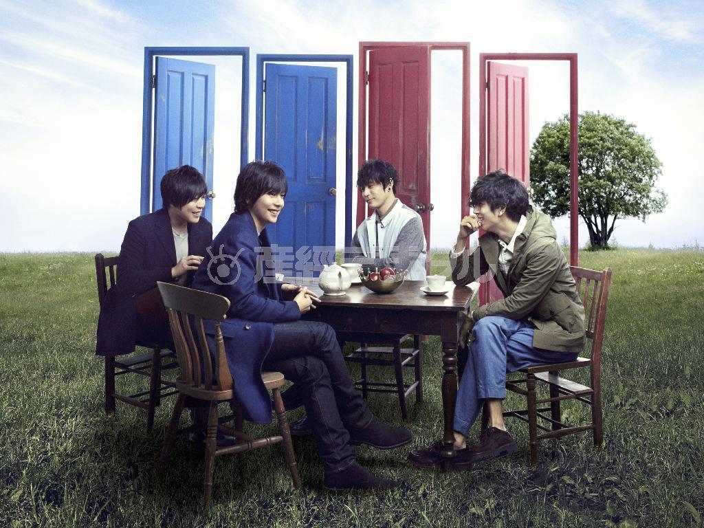 ４人組バンド、フランプール＝２０１５年２月２日（提供写真）