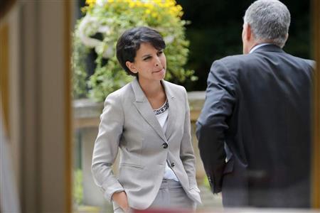 モロッコ出身の女性閣僚、ナジャット・バローベルカセム教育相＝２０１５年５月１３日、フランス・首都パリ（ロイター）