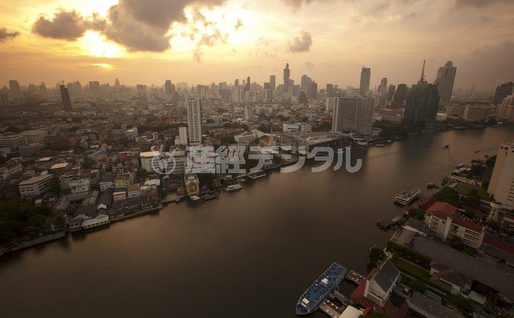 首都バンコクを流れるチャオプラヤー川＝２０１５年４月２２日、タイ（ロイター）