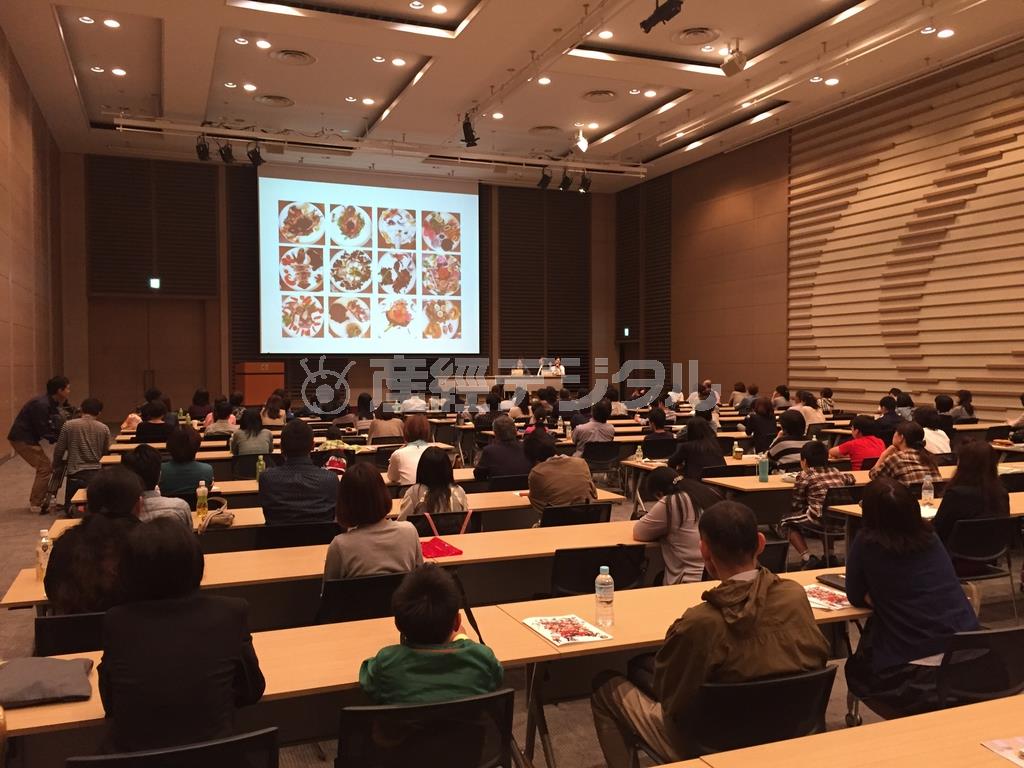 大阪市北区のグランフロント大阪にあるコングレコンベンションセンターで開かれた「異才発掘プロジェクト（ＲＯＣＫＥＴ）」の説明会＝２０１５年５月９日（日本財団提供）