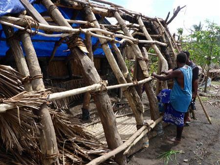 タンナ島にある昔ながらの家。周りを覆うナタンゴラリーフは飛んでしまったものの、骨組みは健在です＝２０１５年、バヌアツ（相川梨絵さん撮影）