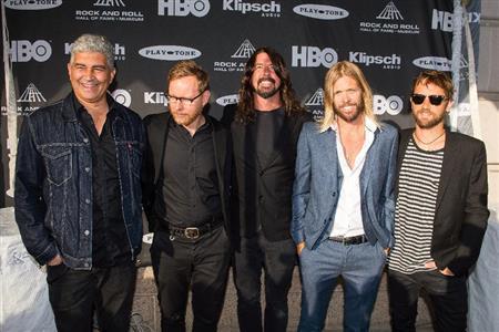 米ロックバンド「フー・ファイターズ」＝２０１５年４月１８日、米オハイオ州クリーブランド（ＡＰ）