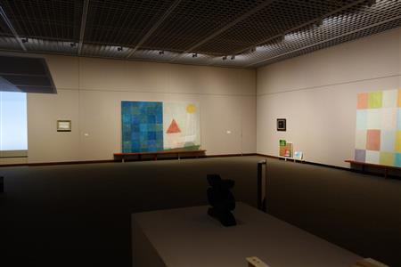 主展示室の展示風景＝２０１５年５月１９日（提供写真）