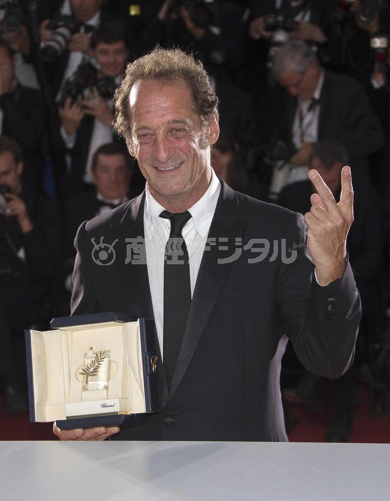 「ザ・メイジャー・オブ・ア・マン（マーケットの法則）」（仏）で男優賞を受賞したバンサン・ランドン。フランスを代表する個性派俳優だ＝２０１５年５月２４日、フランス・カンヌ（ロイター）