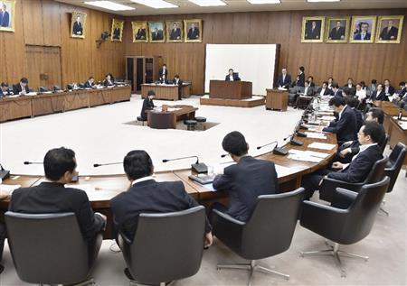 公選法改正案の審議が行われた、衆院政治倫理・公選法改正特別委＝２０１５年５月２８日（共同）