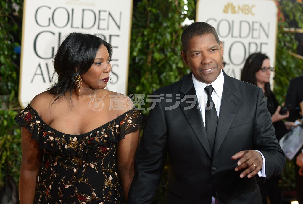 米俳優、デンゼル・ワシントンさん（右）の娘、オリビアさん（左）＝２０１３年１月１３日、米カリフォルニア州ビバリーヒルズ（ＡＰ）