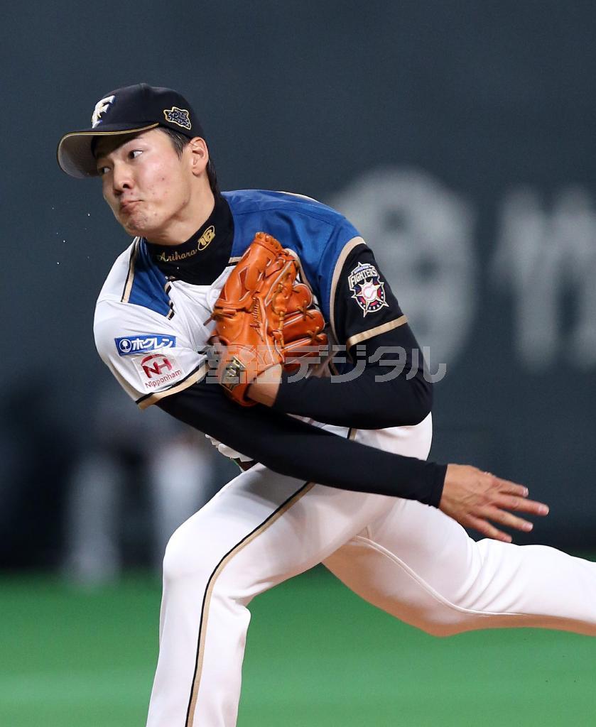 日本ハムの先発・有原航平は５回２失点で２勝目を挙げた＝２０１５年５月３１日、北海道札幌市豊平区・札幌ドーム（高橋茂夫撮影）