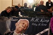 ５月１４日に８９歳で死去した米国を代表するブルースギタリスト、Ｂ・Ｂ・キング氏の葬儀＝２０１５年５月３０日、米ミシシッピ州インディアノラ（ロイター）
