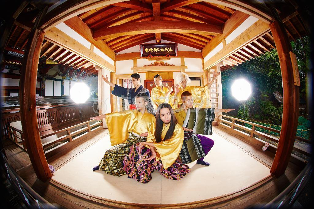 ダンスユニット、トリックスター＝２０１５年４月１４日（提供写真）