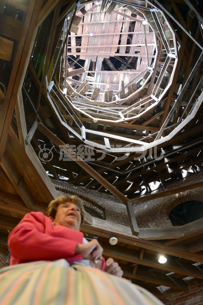 南北戦争前に建設が始まったプランテーション・ハウス「ロングウッド」は、開戦とともに職人が北部に帰ってしまったため２階より上層階はいまも未完のままだ＝２０１５年３月１９日、米ミシシッピ州ナッチェス（川口良介撮影）